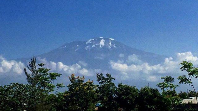 Sara Sampaio Quilimanjaro
