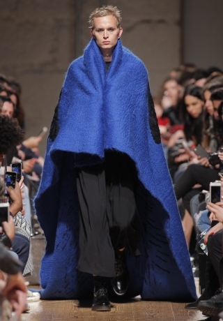 Foto Ugo Camerawww.viewfashionbook.com