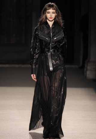 Foto Ugo Camerawww.viewfashionbook.com