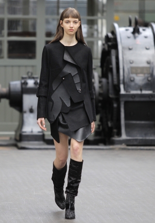 Foto Ugo Camerawww.viewfashionbook.com