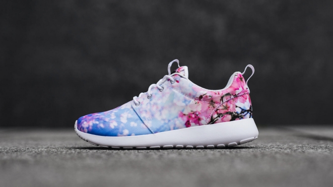 Nike_Roshe_One_Cherry_Blossom_3_hd_1600