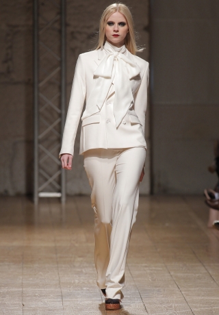 Foto Ugo Camerawww.viewfashionbook.com