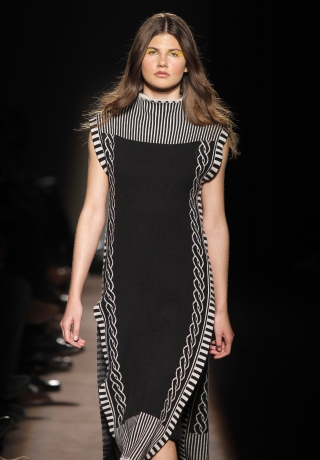 Foto Ugo Camerawww.viewfashionbook.com