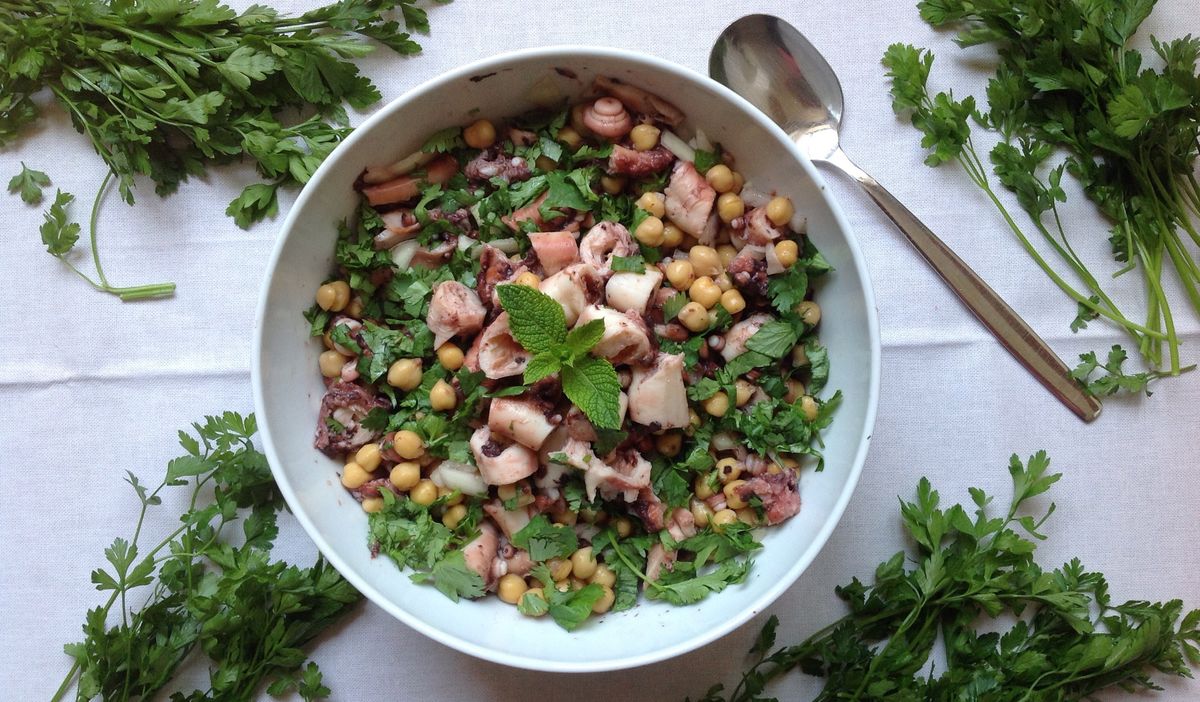 Salada de polvo com grão