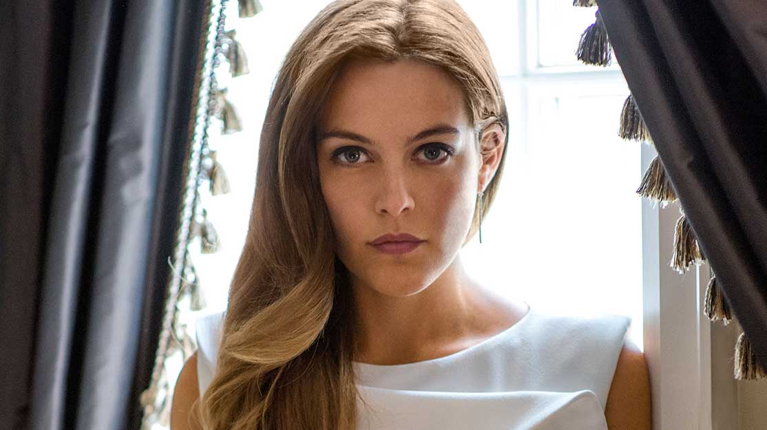 Riley Keough: neta de Elvis é prostituta de luxo na TV
