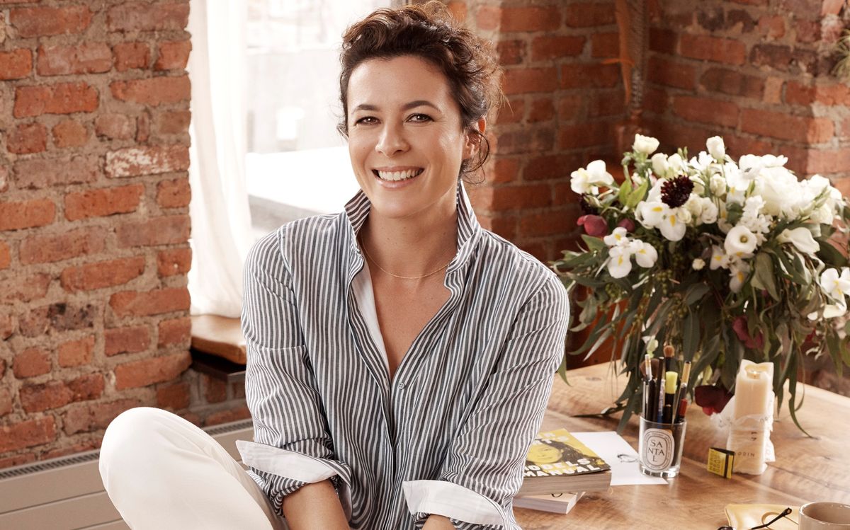 A Massimo Dutti convidou a bloguer Garance Doré a escolher as suas peças preferidas da coleção de verão, saiba quais são e como a it girl fancesa as usa no dia a dia.