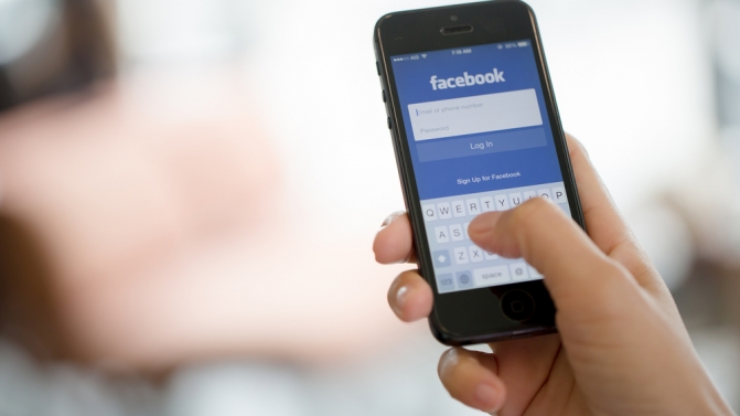 Facebook (Foto: Ronnachai Palas / Shutterstock)