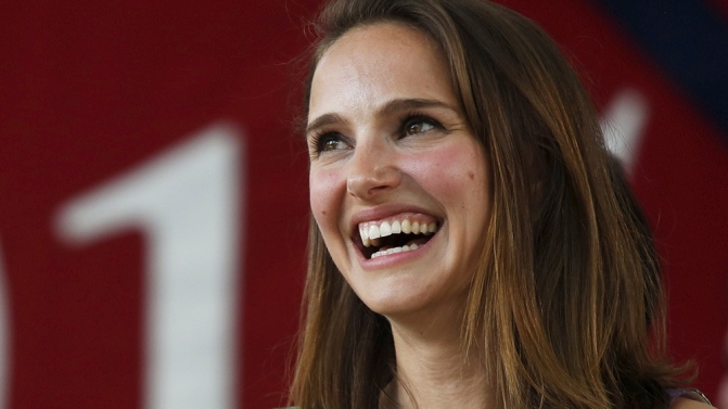 Natalie Portman formou-se, em 2003, em Psicologia, na Universidade de Harvard.