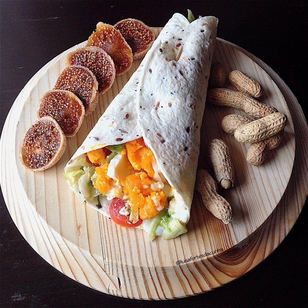 Wrap com ovo cozido e salada