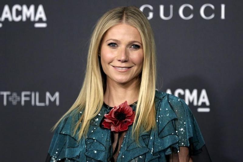 Gwyneth Paltrow tem 43 anos