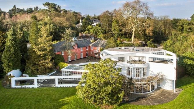 38b6e8b500000578-0-image-a-29_1474635972562