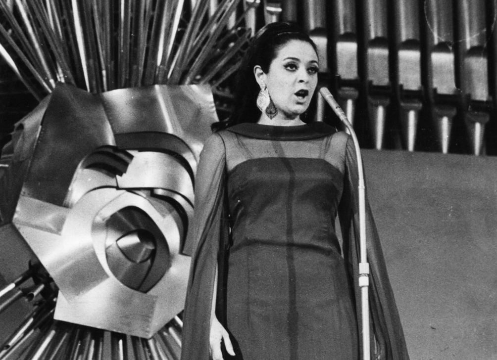 1 Simone de Oliveira