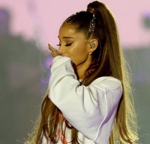 1 Ariana Grande