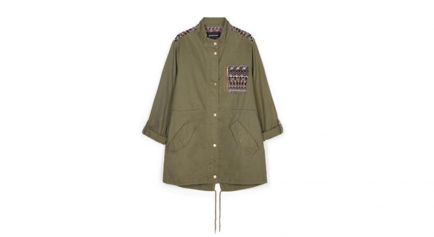 Parka bordada, Stradivarius, €25,95