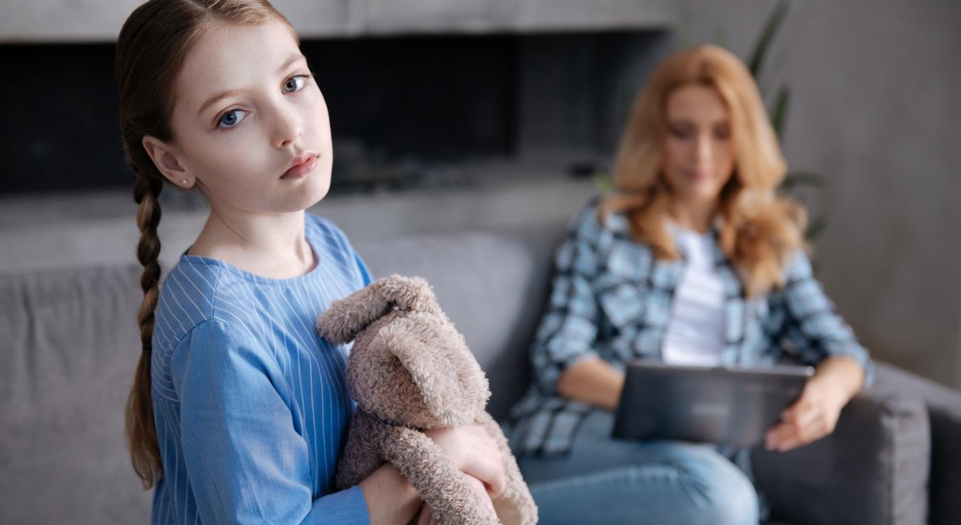 redes sociais crianças shutterstcok