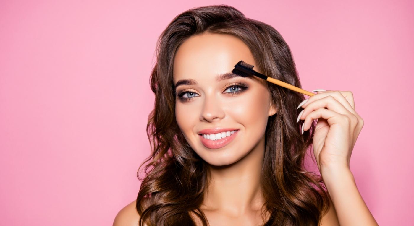 shutterstock_773756929_destaque_sobrancelhas