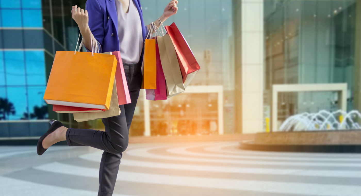 Mulher sacos compras