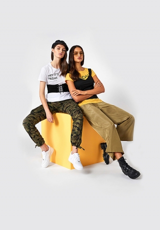 Kendall-+-Kylie-for-F21_1