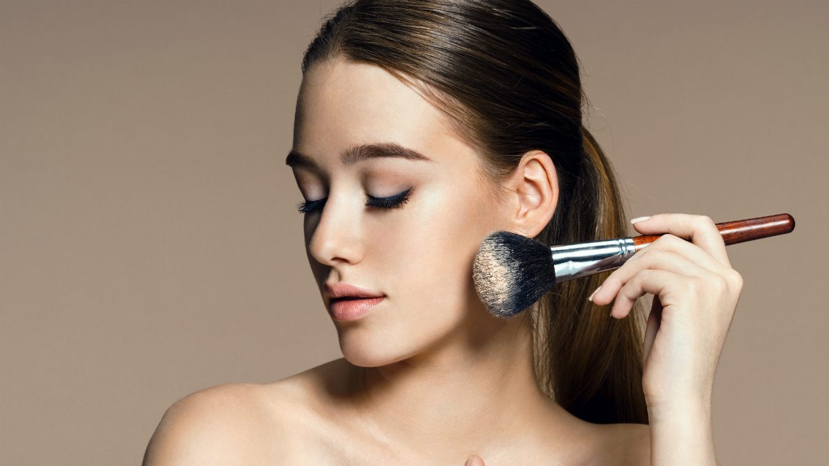 shutterstock_mulherbelezamaquilhagem