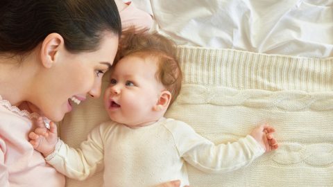 Há países onde a licença de maternidade é de um ano? Veja as comparações com Portugal