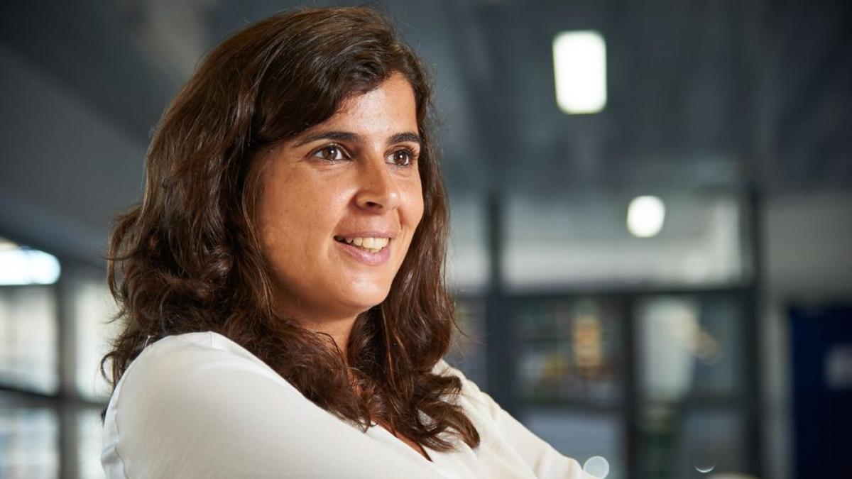 Helena Costa é a primeira portuguesa que exerceu funções de treinadora de futebol em equipas masculinas.