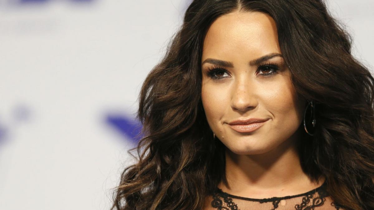 6 Demi Lovato