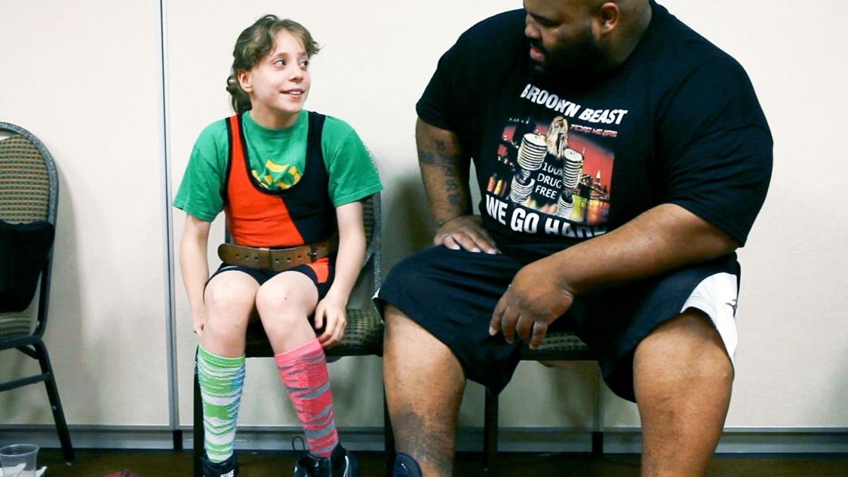 supergirl-naomi-and-big-lifter-1920×830