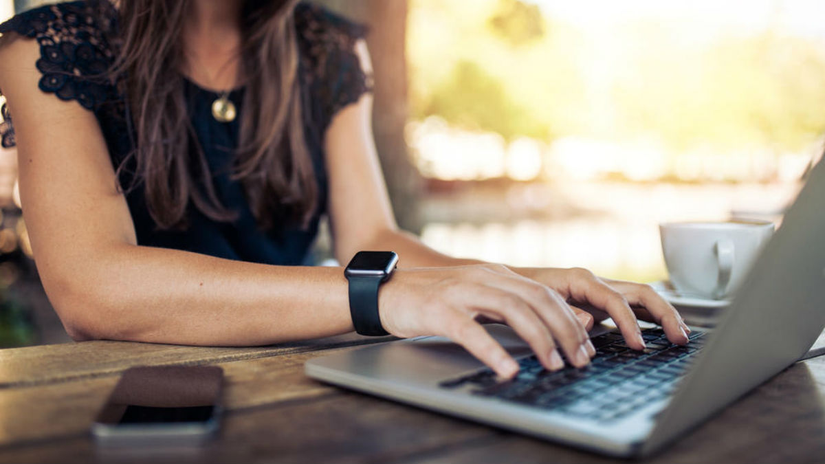 Mulher-computador_destaque