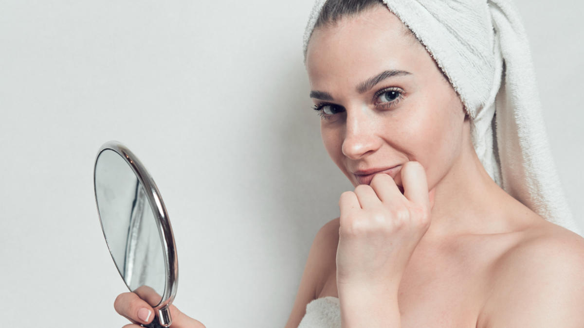 shutterstock_mulher_espelho