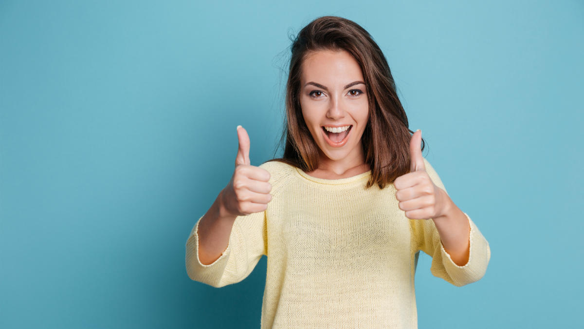 shutterstock_mulher_fixe_feliz