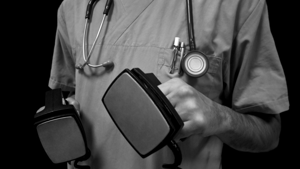 desfibrilhador_ istockphoto