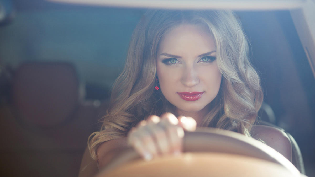 iStock_mulher_conduzir
