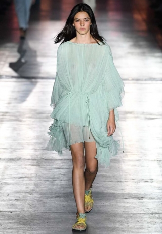 Alberta Ferretti – Vogue