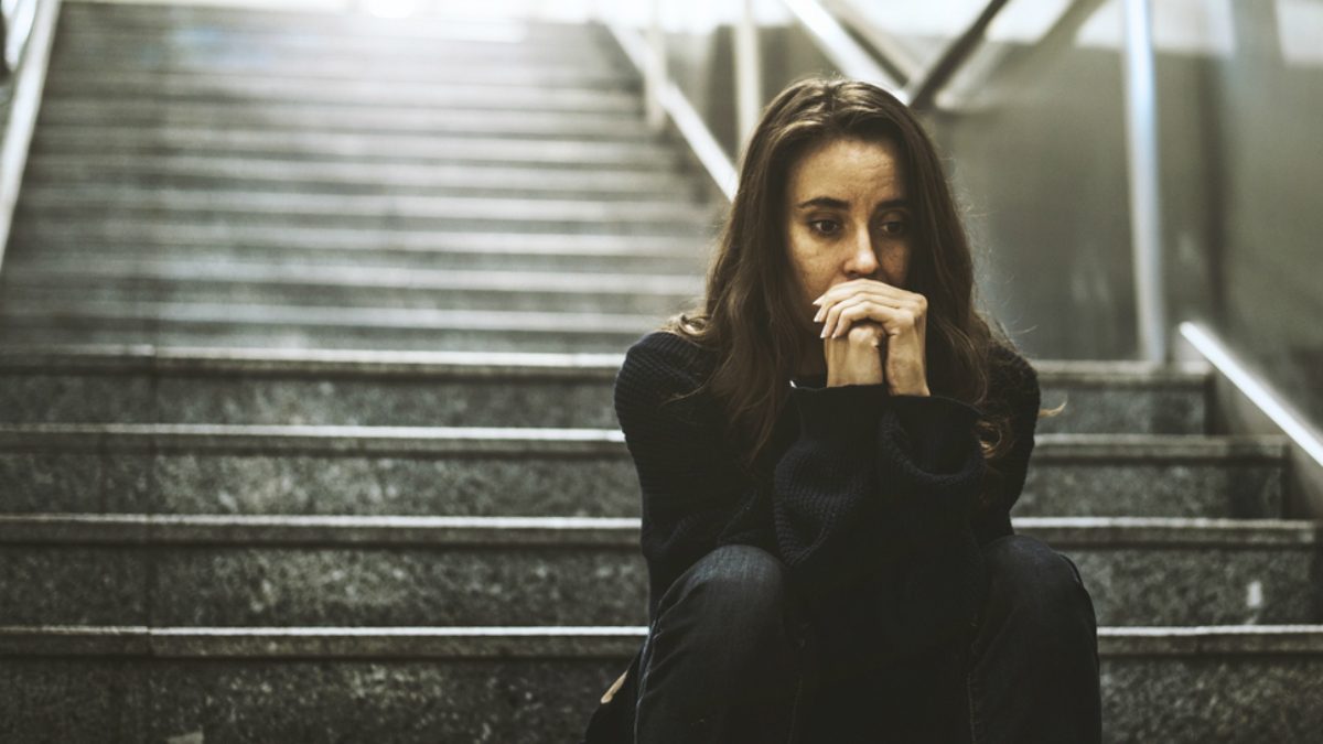 pobreza mulher shutterstock