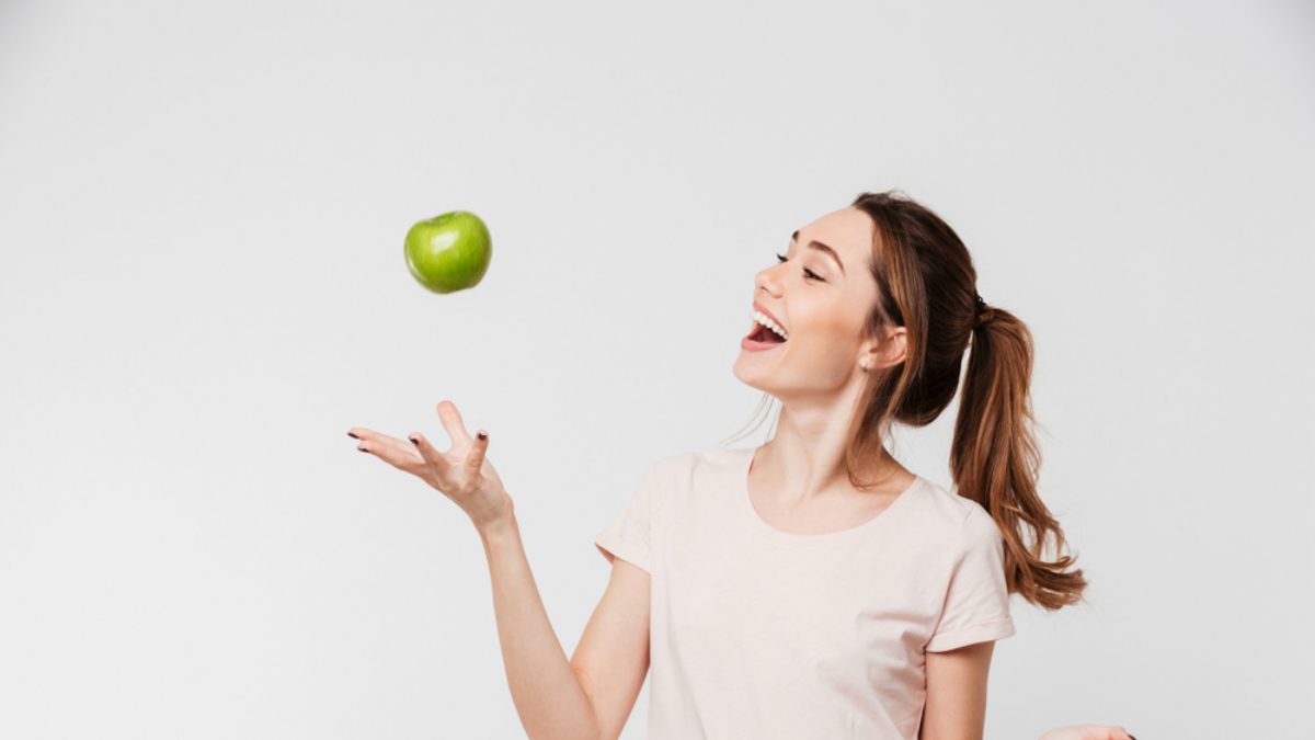 shutterstock_mulher_fruta