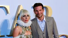 Bradley Cooper surpreende fãs e junta-se a Lady Gaga em palco