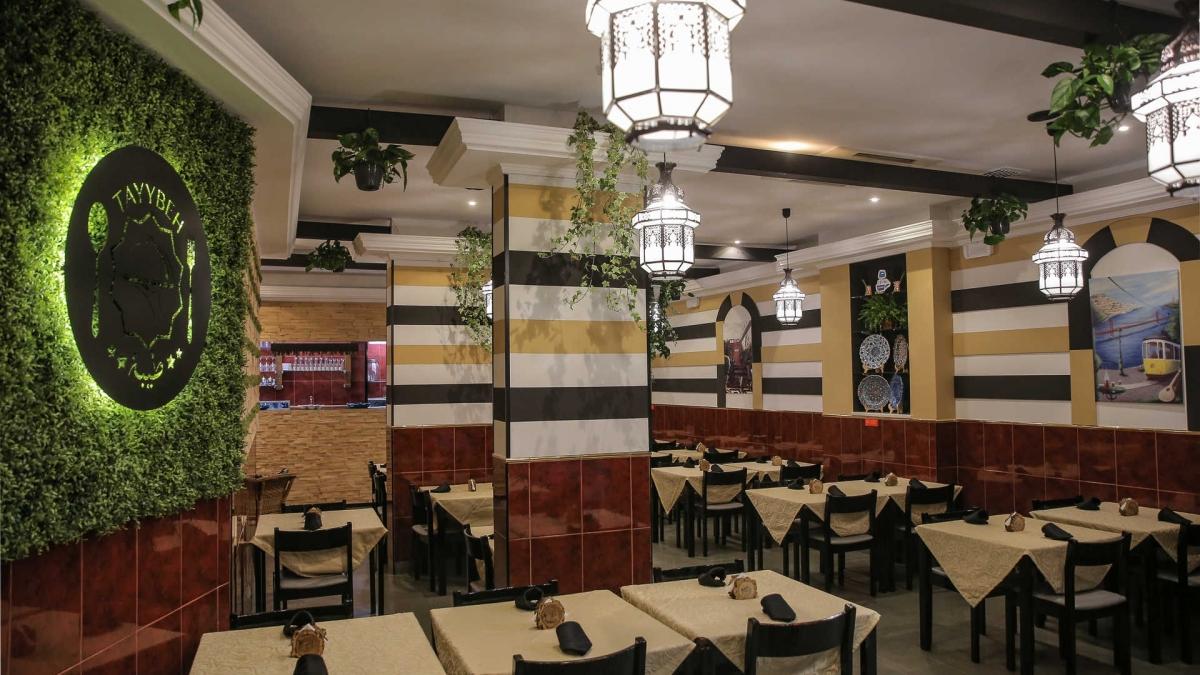 Casal de refugiados – Restaurante Tayybeh