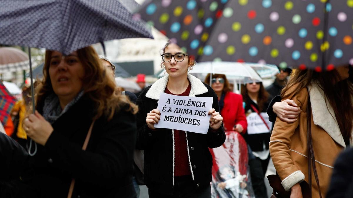 Marcha solidária silenciosa pelas vítimas de violência doméstica