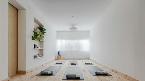 Há yoga, brunch e terapias na nova boutique holística de Lisboa