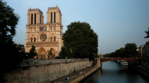 Casas de Alta-Costura doam 300 milhões para a reconstrução de Notre-Dame