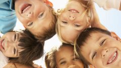 crianças estudo brincar