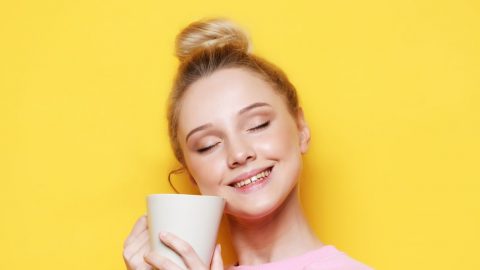 É viciada em café? Faça estas máscaras de beleza em casa