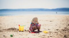 criança praia conselhos perder filhos