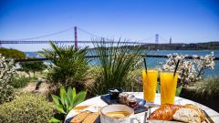 Lisboa: Há um novo pequeno-almoço na cidade com vista para o Tejo - Sud Pool Lounge