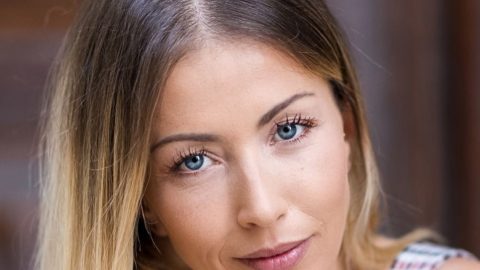 Mulher de Mickael Carreira mostra boa forma física nas redes sociais