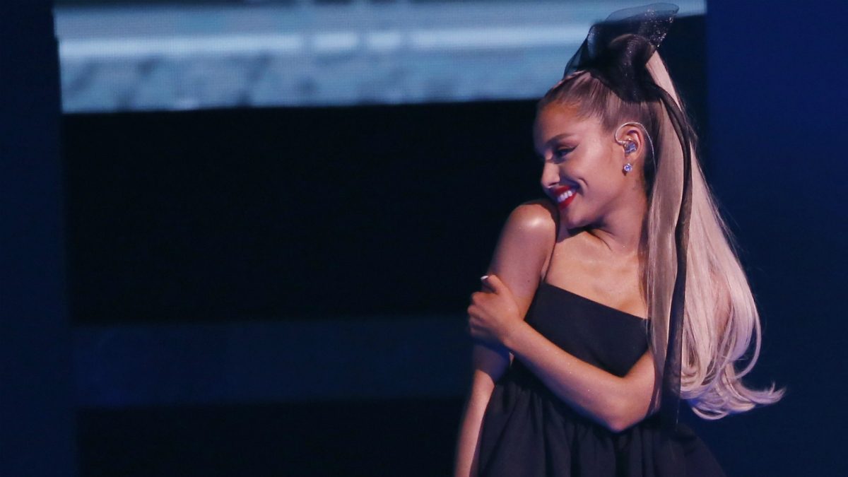 ariana grande RT_Mario Anzuoni