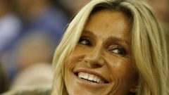 Cinha Jardim cai em direto aos pés de Maria Leal