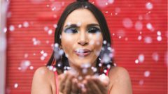 glitter purpurinas maquilhagem