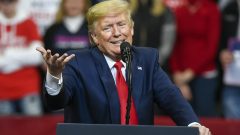 Donald Trump acusado violação ADN