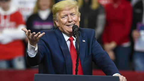 Donald Trump acusado violação ADN